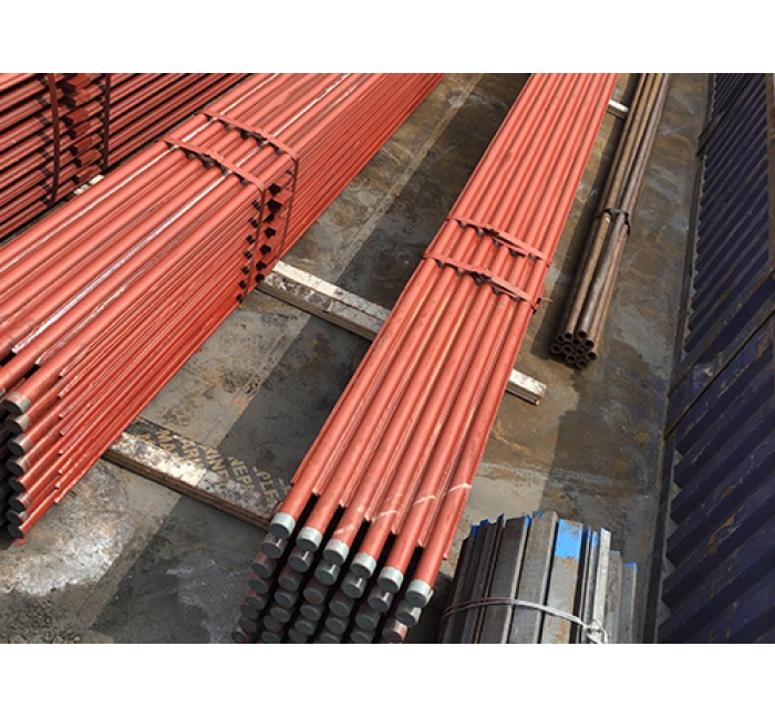 成排螺旋段水冷壁/40×7.5，5根水冷壁管一排，長6米，管節距55，6片鰭片連接，鰭片規格15×6，12Cr1MoVG